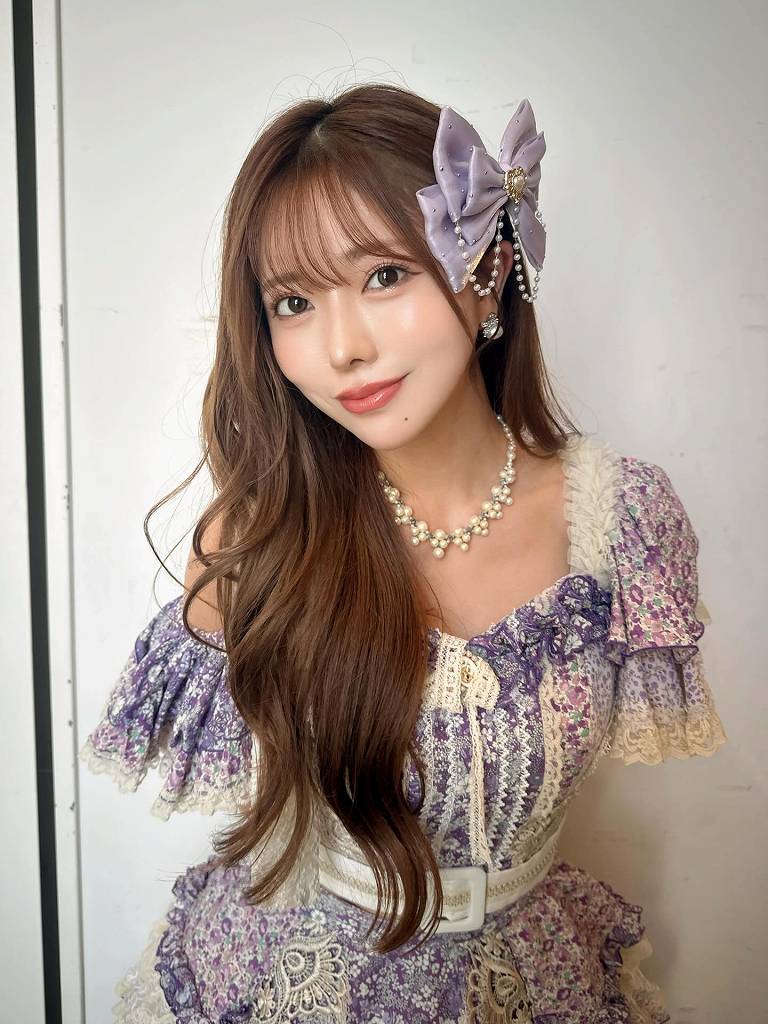 姐系气质拉满雪乃椛铃，清纯偶像团里迷人又性感的大姐姐-猫萌